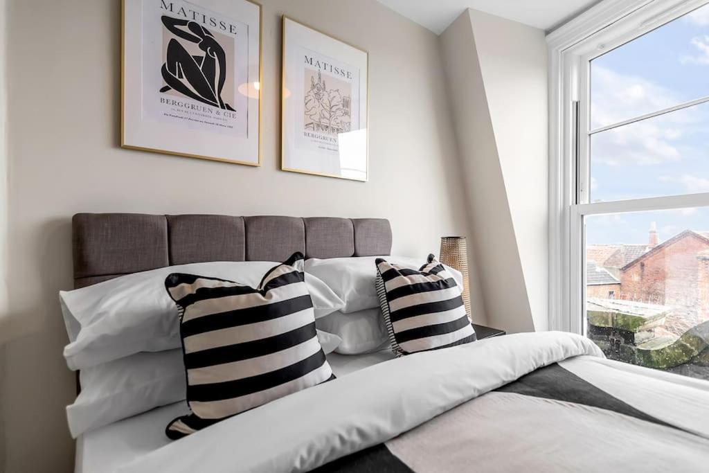 1-Bed Seaside Apartment With Parking 克罗默 外观 照片